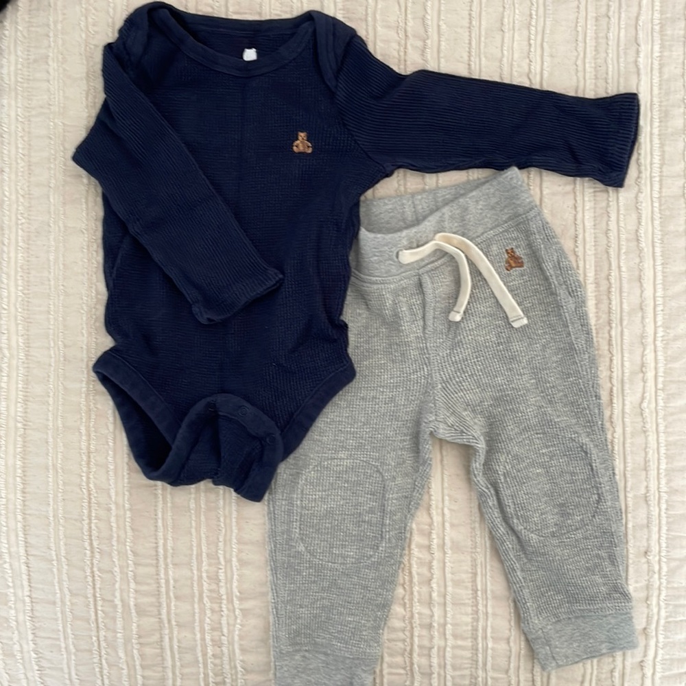 Flash sale!Gap Baby bundle size 12-18 months